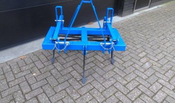 Diepwoeler met verkruimelrol vaste tand cultivator vol