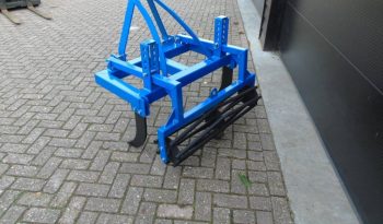 Diepwoeler met verkruimelrol vaste tand cultivator vol