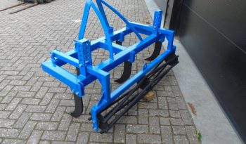 Diepwoeler met verkruimelrol vaste tand cultivator vol