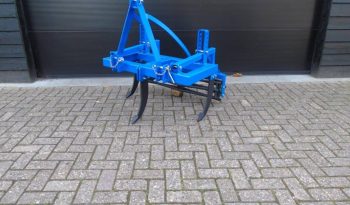 Diepwoeler met verkruimelrol vaste tand cultivator vol
