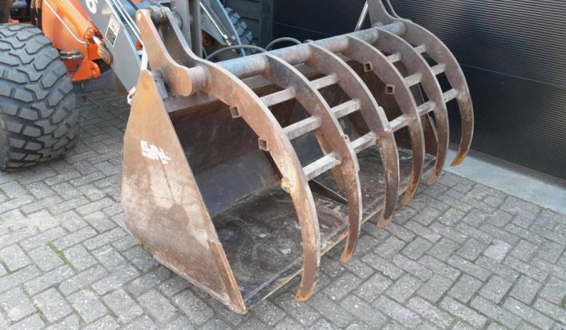 Everun ER 16 Shovel loader met pelikaanbak vol