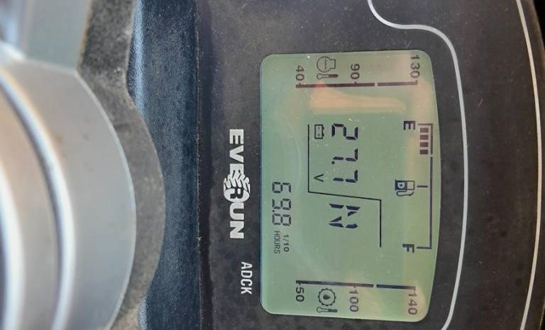 Everun ER 16 Shovel loader met pelikaanbak vol