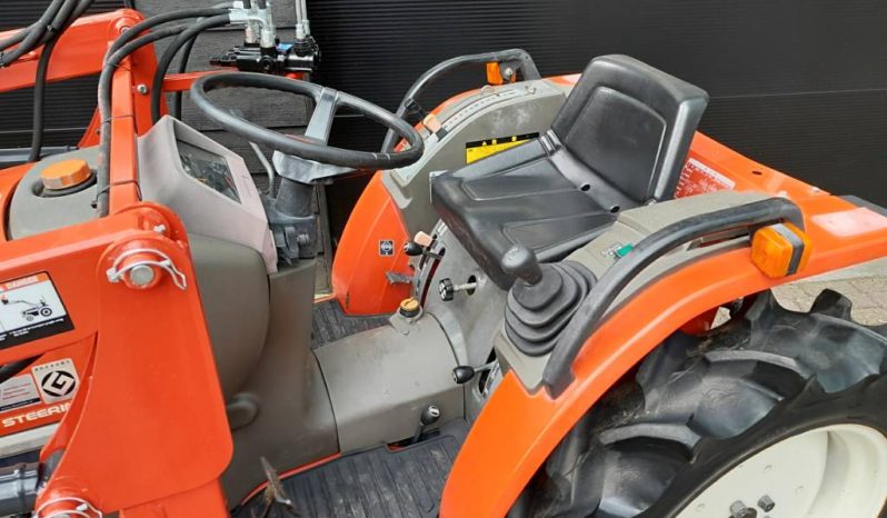 Yanmar F 180 minitractor met voorlader vol