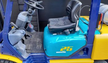 Komatsu FG 25 HT-14 Freelift – Sideshift – Triplex – LPG full
