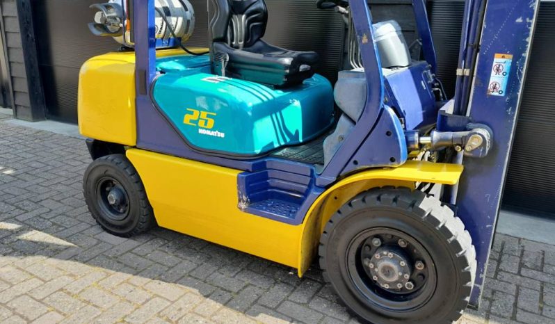 Komatsu FG 25 HT-14 Freelift – Sideshift – Triplex – LPG full