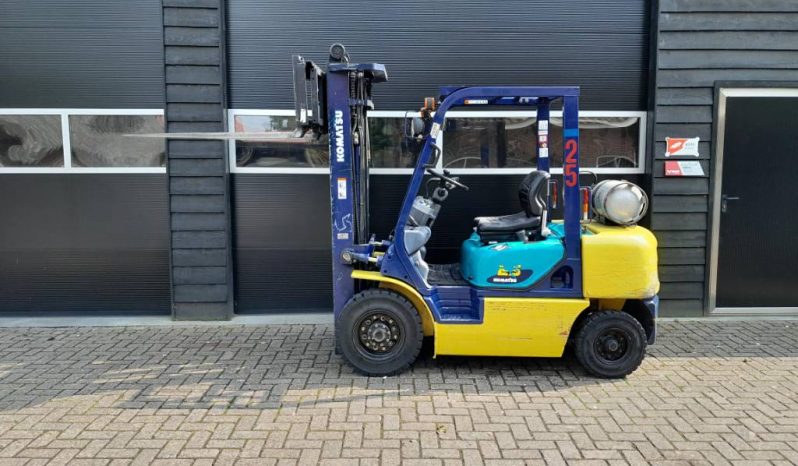 Komatsu FG 25 HT-14  Freelift – Sideshift – Triplex – LPG full