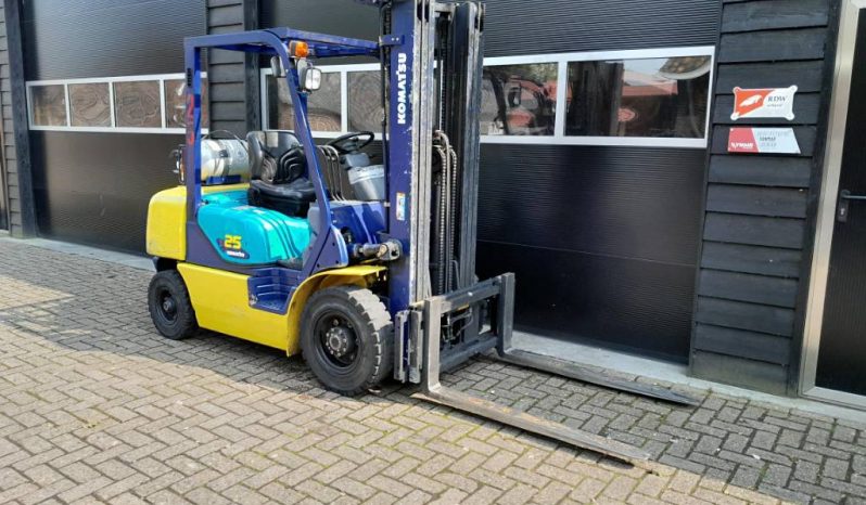 Komatsu FG 25 HT-14  Freelift – Sideshift – Triplex – LPG full