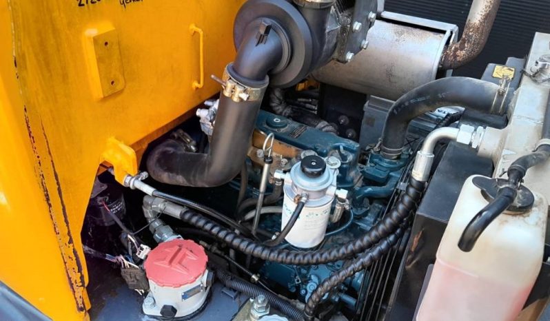 Eurotrac W13 shovel loader met bak en vorken vol