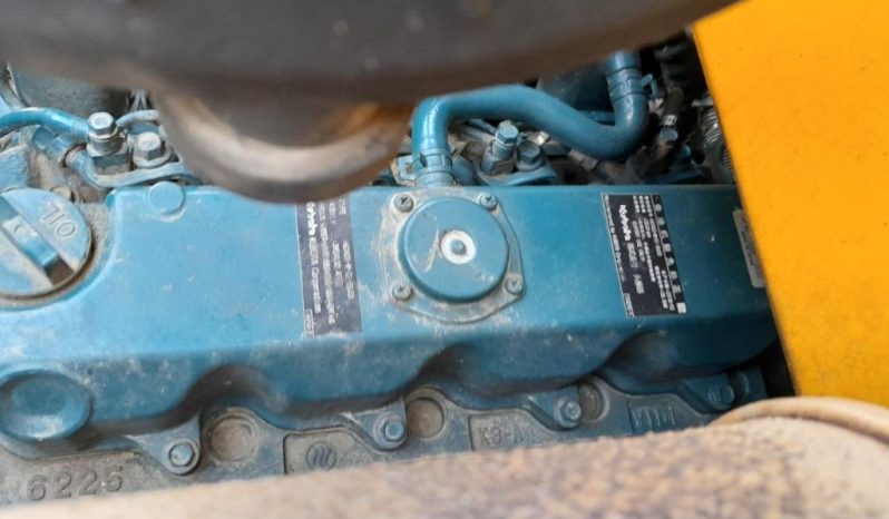 Eurotrac W13 shovel loader met bak en vorken vol