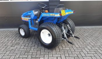 Iseki TU 155 minitrekker op brede gazonbanden vol