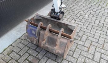 Takeuchi TB 210 R minigraver met 3 bakken vol