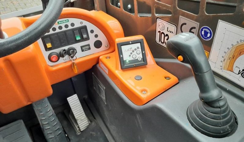 Ausa T 144 H x4 verreiker minilader vol