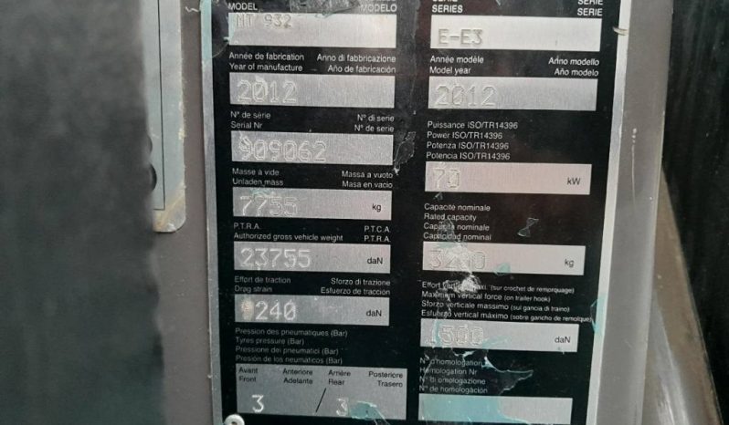 Manitou MT 932 verreiker met vorken vol