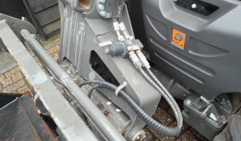 Ausa T 144 H X4 mini verreiker met bak en vorken vol