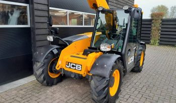 JCB 525-60 AG Agri Plus verreiker met bak vol