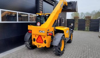 JCB 525-60 AG Agri Plus verreiker met bak vol