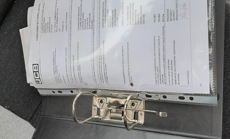 JCB 525-60 AG Agri Plus verreiker met bak vol