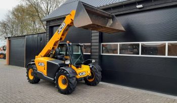 JCB 525-60 AG Agri Plus verreiker met bak vol