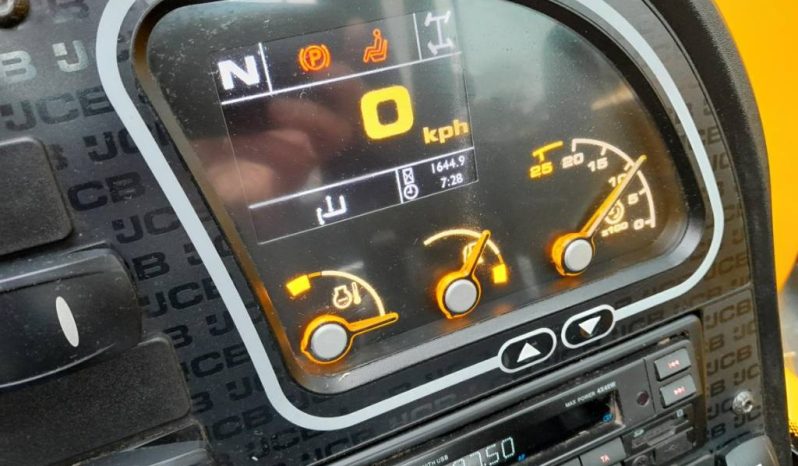 JCB 525-60 AG Agri Plus verreiker met bak vol