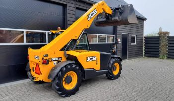 JCB 525-60 AG Agri Plus verreiker met bak vol
