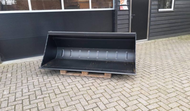 Manitou Grondbak 220cm breed NIEUW vol